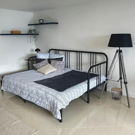 Petite Maison Studio Tout Confort Cosy Givors Autoroute Et Gare Apartment ภายนอก รูปภาพ